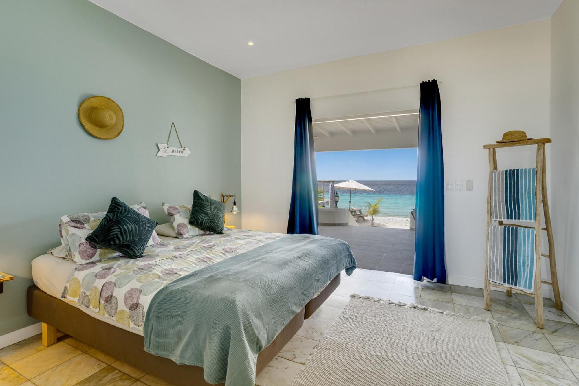 Oceanfront - Villa Port Of Call - Playa Buitenkant foto