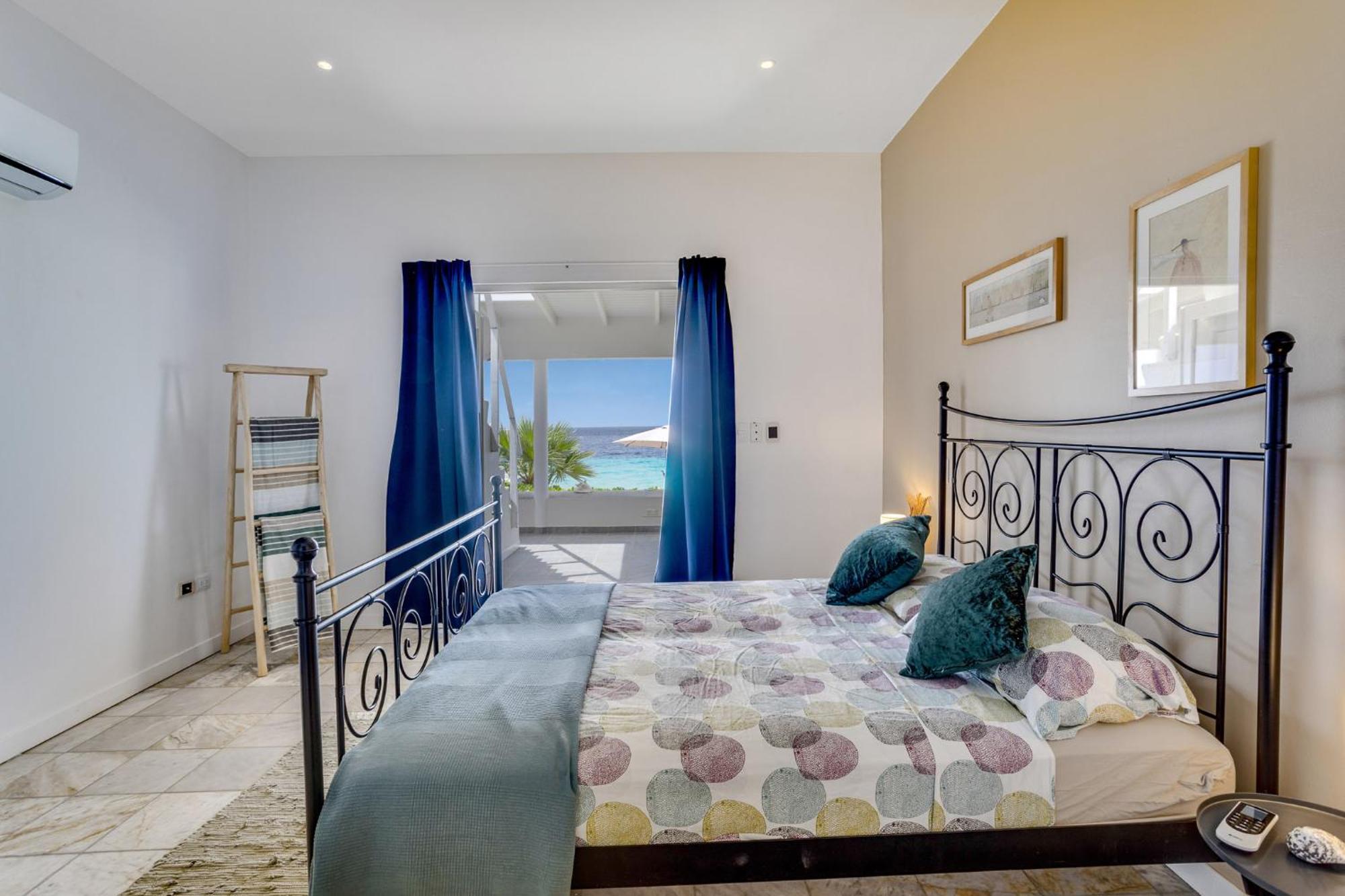 Oceanfront - Villa Port Of Call - Playa Buitenkant foto