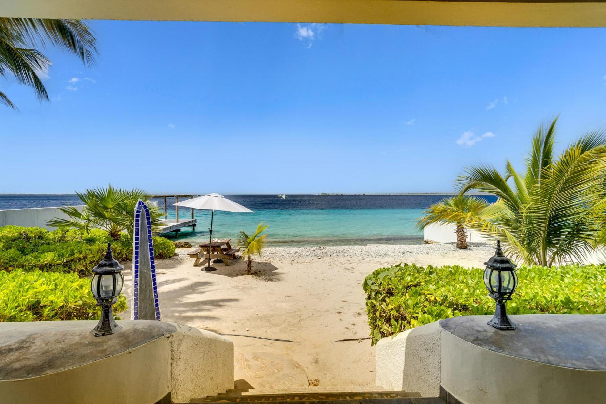 Oceanfront - Villa Port Of Call - Playa Buitenkant foto